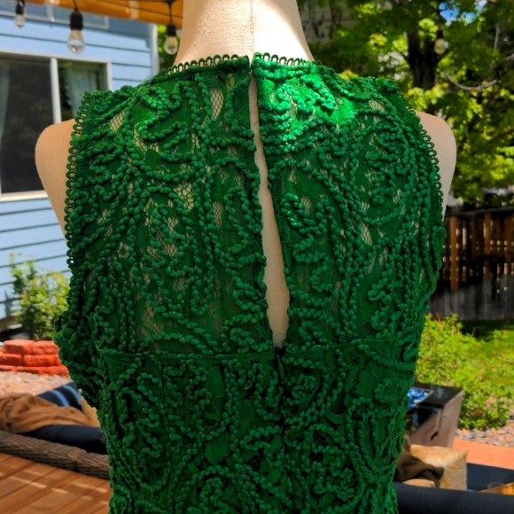 WHBM Lace Shell - Picture 8 of 10